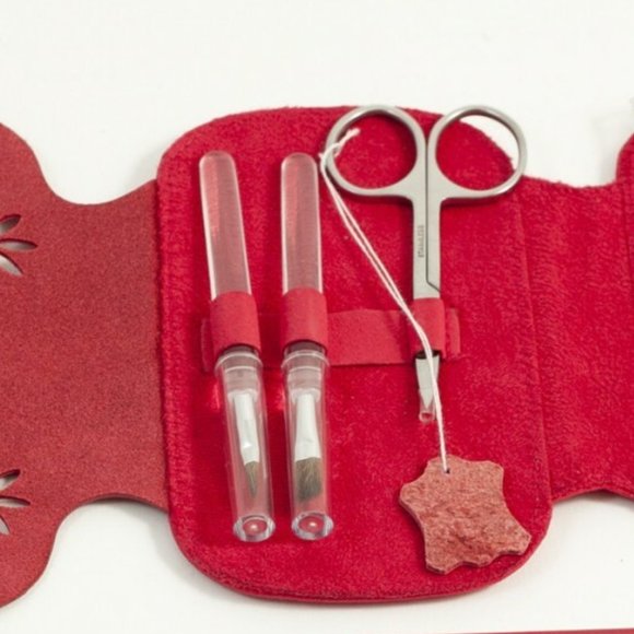 7 Pieces Manicure Set in Leather and Suede Case - Picture 3 of 6
